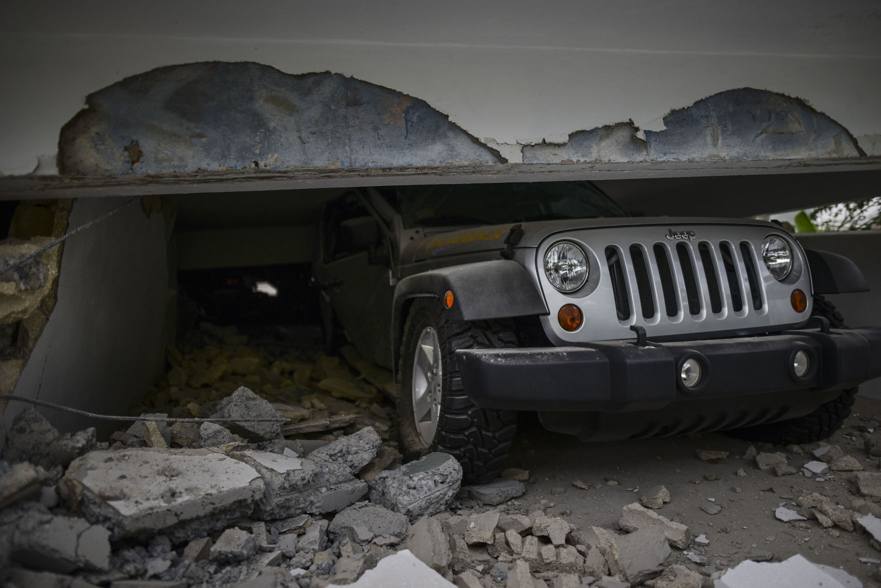 APTOPIX Puerto Rico Earthquake
